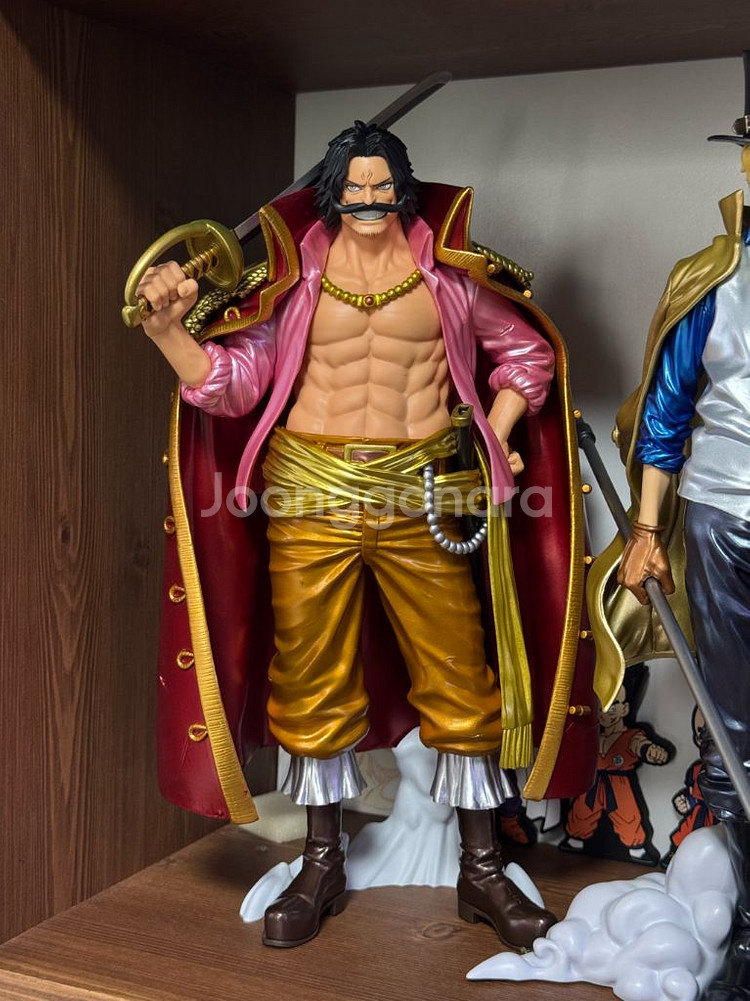 프리미엄 반다이 원피스 골D 로저 피규어--0