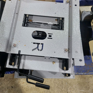 더뉴카니발올뉴카니발9인승 11자레일2열좌우브라켓판매합니