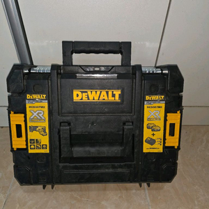 디월트 DCS387M2 컷쏘 공구함