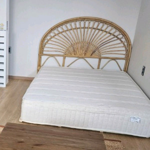 배달가능)매트리스(퀸)+접이식깔판(퀸)+라탄 피콕