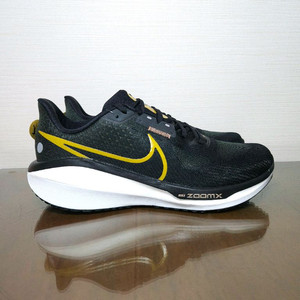 (285) 나이키 에어 줌 보메로 러닝화 블랙골드