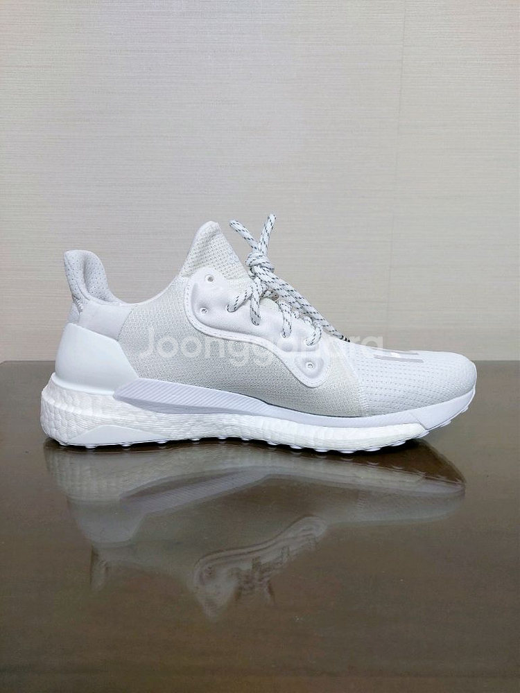 (285) 아디다스 오리지널스 퍼렐 휴먼레이스 화이트--1