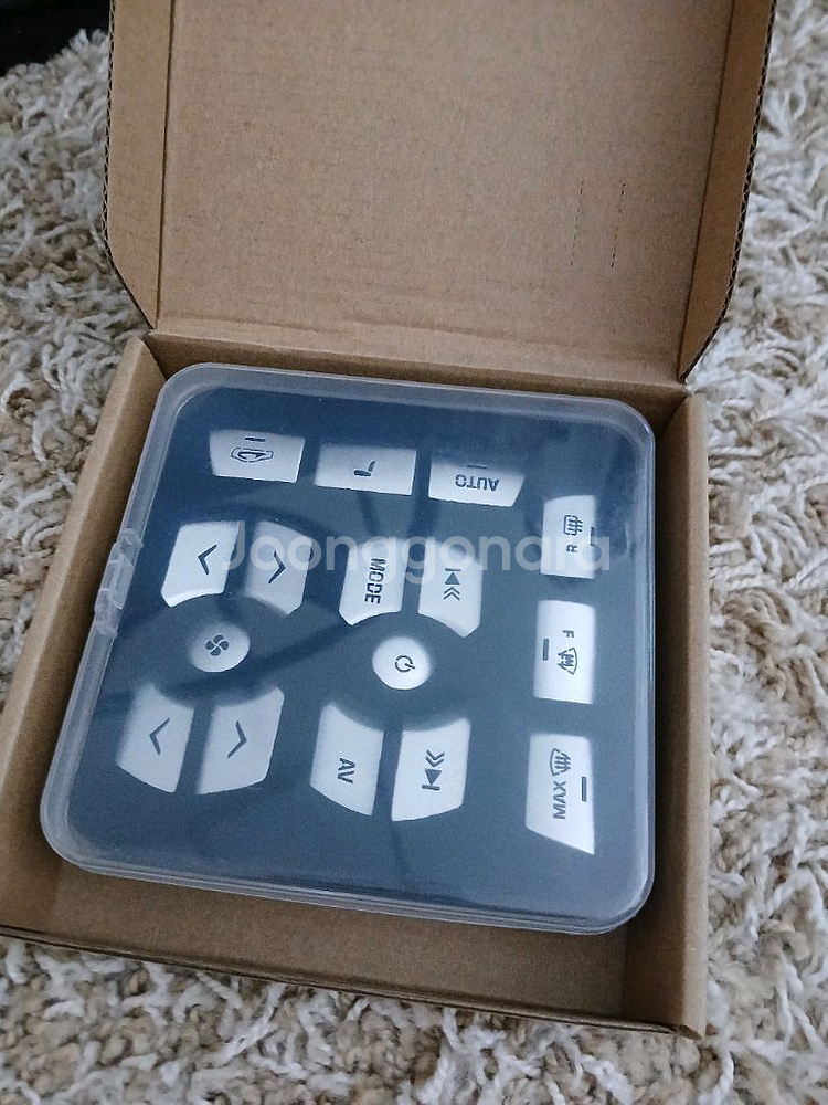 미개봉 신품 2세대 재규어XF메탈버튼 판매합니다--2