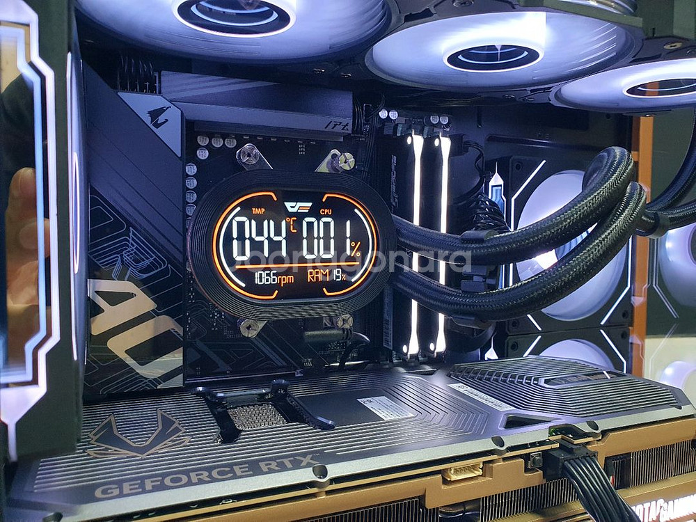 미사용 ) 9800X3D & RTX5070TI 컴퓨터--4