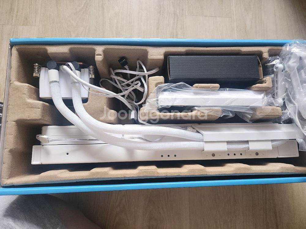 리안리 하이드로시프트 수냉쿨러 팝니다--1