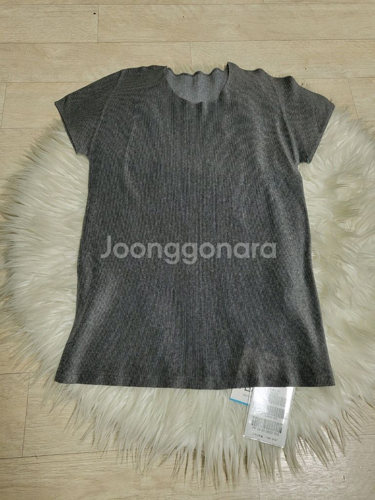 플리츠플리즈 탑 라운드넥 미스트 베이직 탑 그레이--1