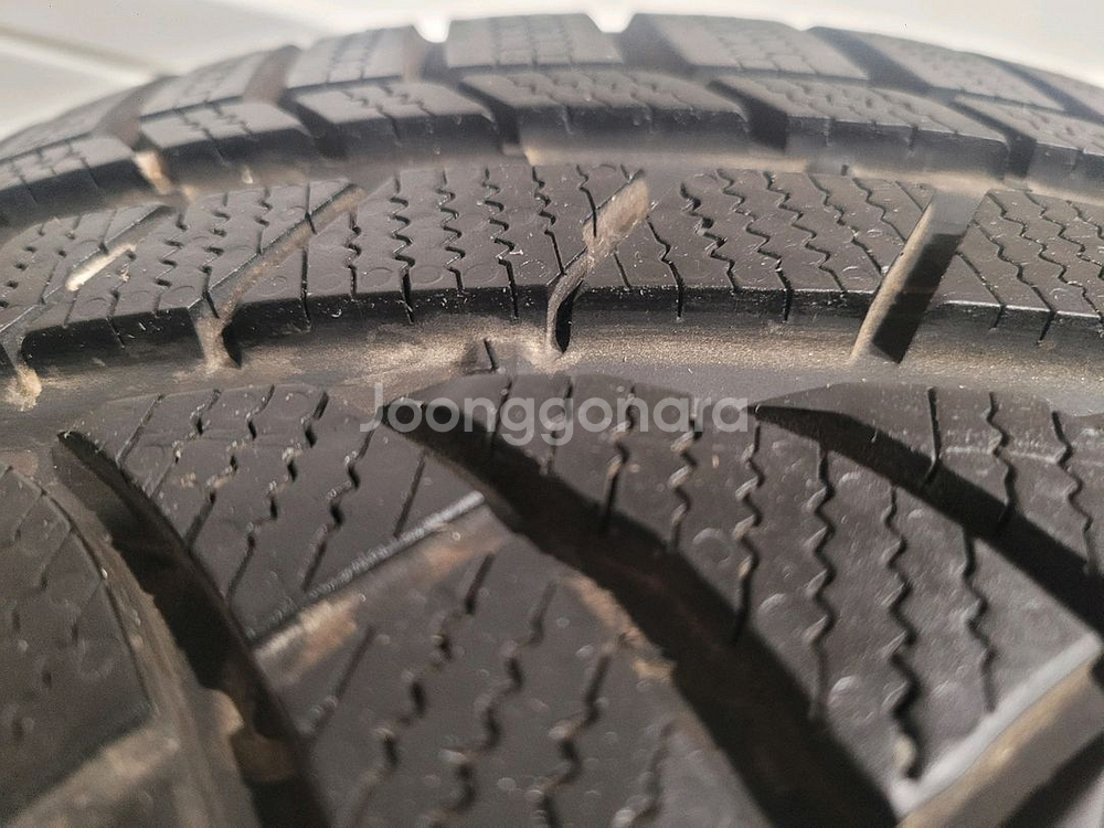 19인치 윈터 타이어 2짝--1