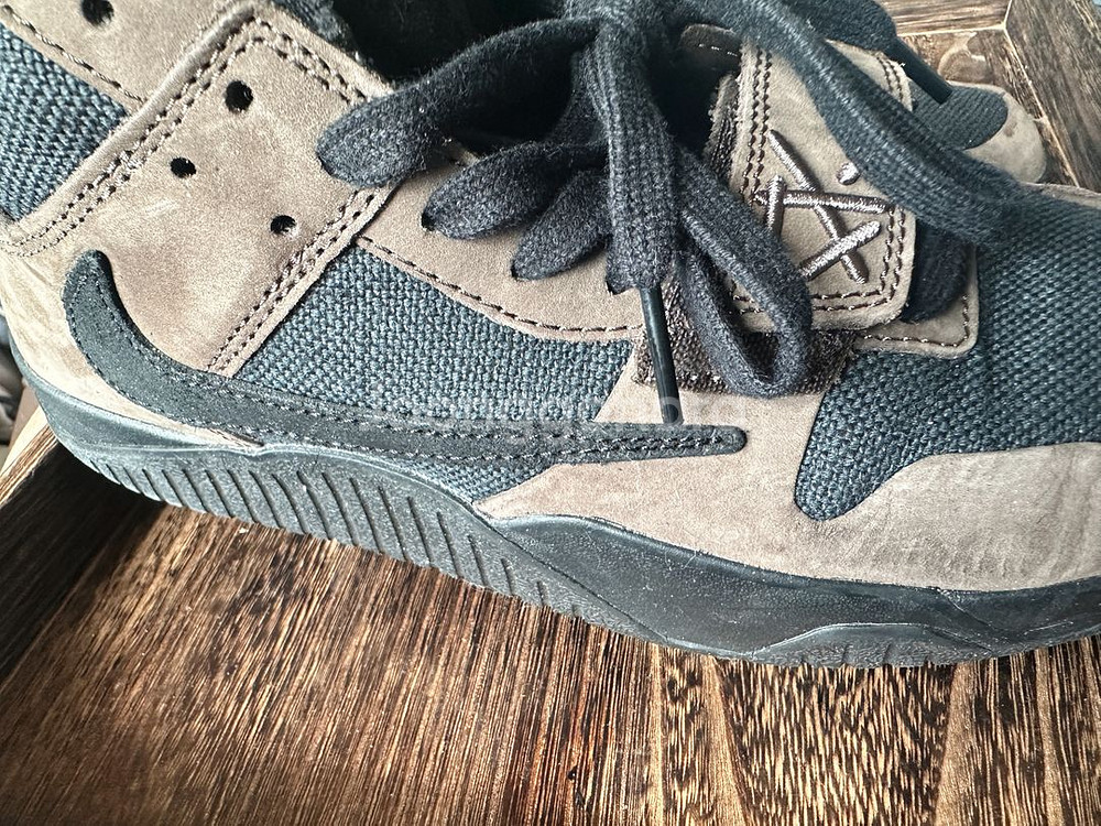 트래비스 스캇 X 조던 점프맨 잭 다크모카 (270)--3