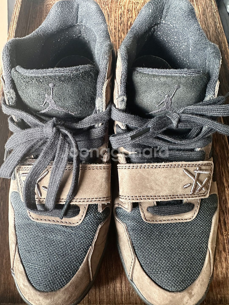 트래비스 스캇 X 조던 점프맨 잭 다크모카 (270)--2