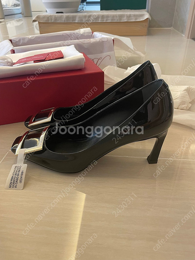 로저비비에 트럼펫 벨르 페이턴트 레더 펌프스 블랙 37--0