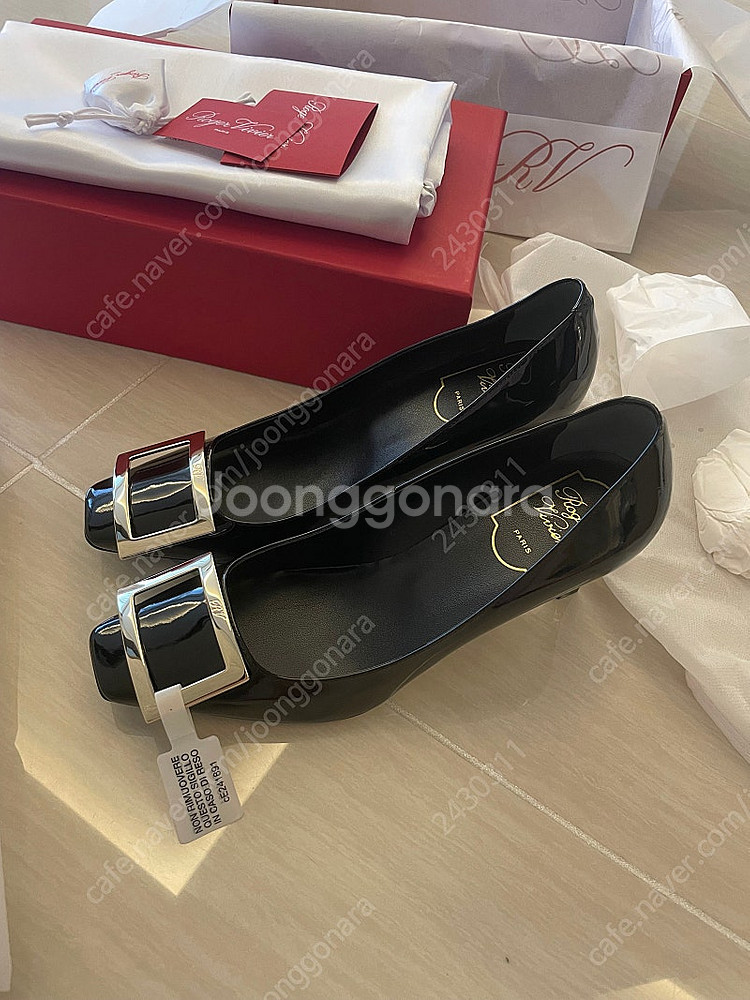 로저비비에 트럼펫 벨르 페이턴트 레더 펌프스 블랙 37--5