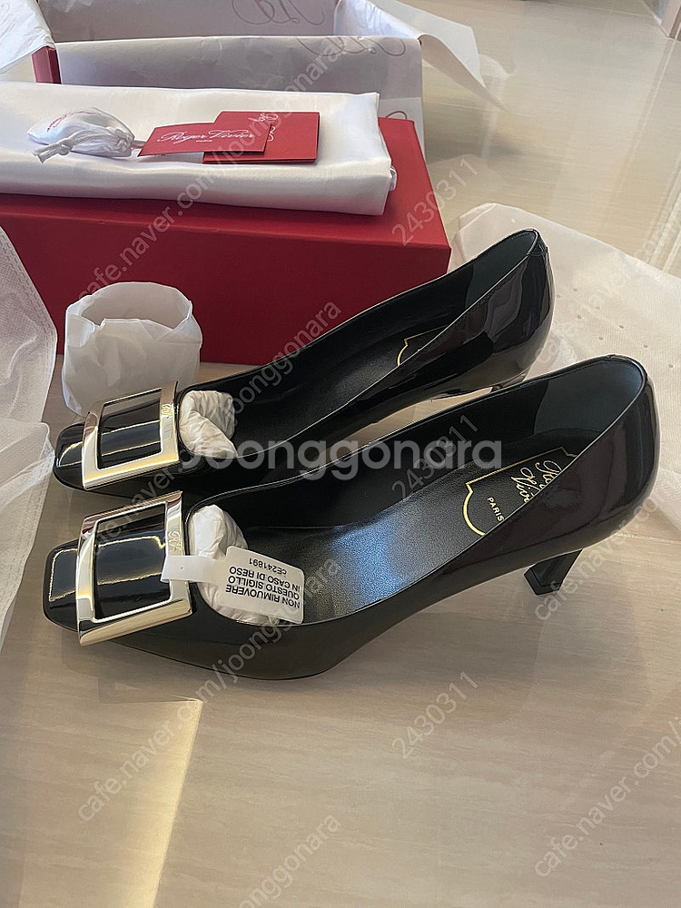 로저비비에 트럼펫 벨르 페이턴트 레더 펌프스 블랙 37--6