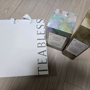 티블레스 화이트티 바디로션+스크럽 선물세트 쇼핑백