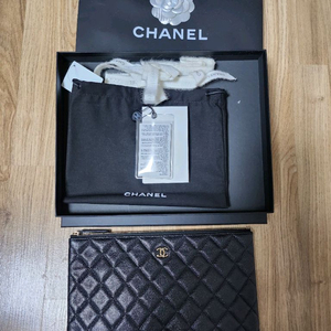 샤넬뉴미듐 클러치