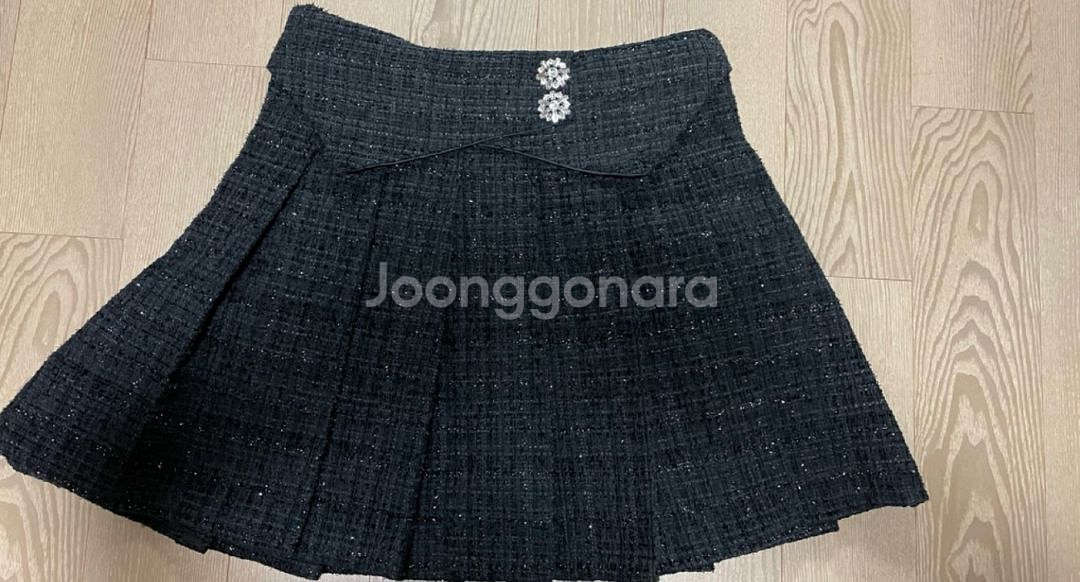 블랙 트위드 보석단추 치마바지 스몰--0