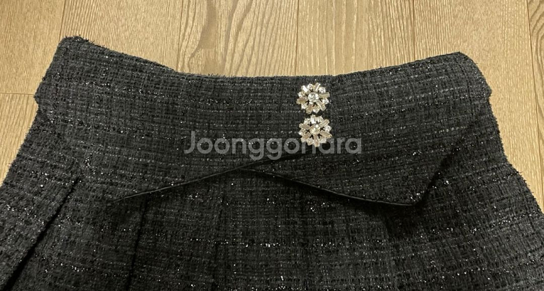 블랙 트위드 보석단추 치마바지 스몰--2