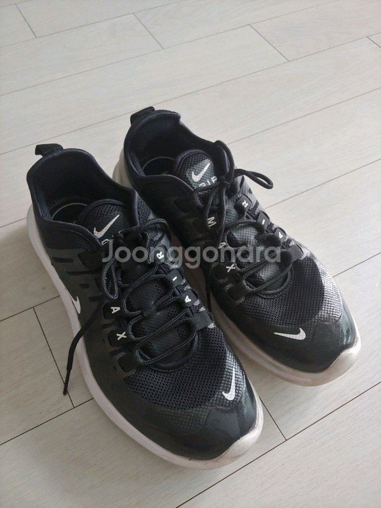 나이키 에어맥스 엑시스 검흰 245사이즈(반값택포)--1