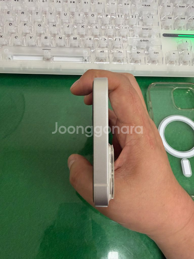 아이폰13 일반 128g 스타라이트 팝니다.--13