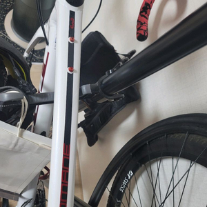 트렉 도마니 AL3 디스크 로드 자전거 이미지