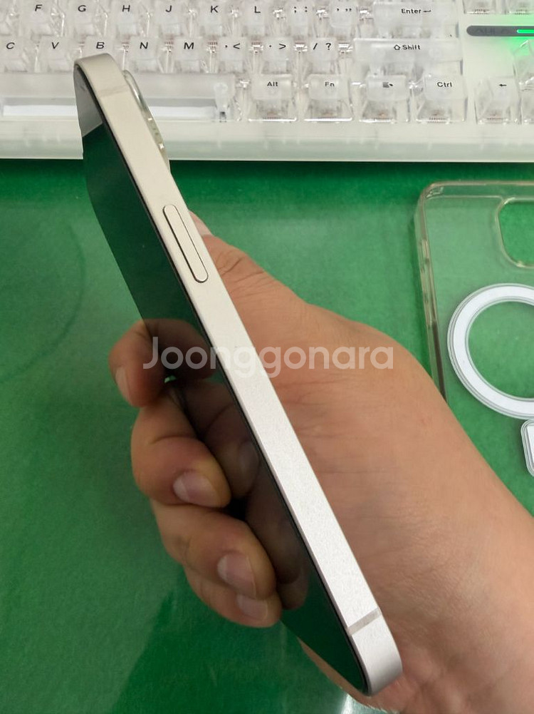 아이폰13 일반 128g 스타라이트 팝니다.--4