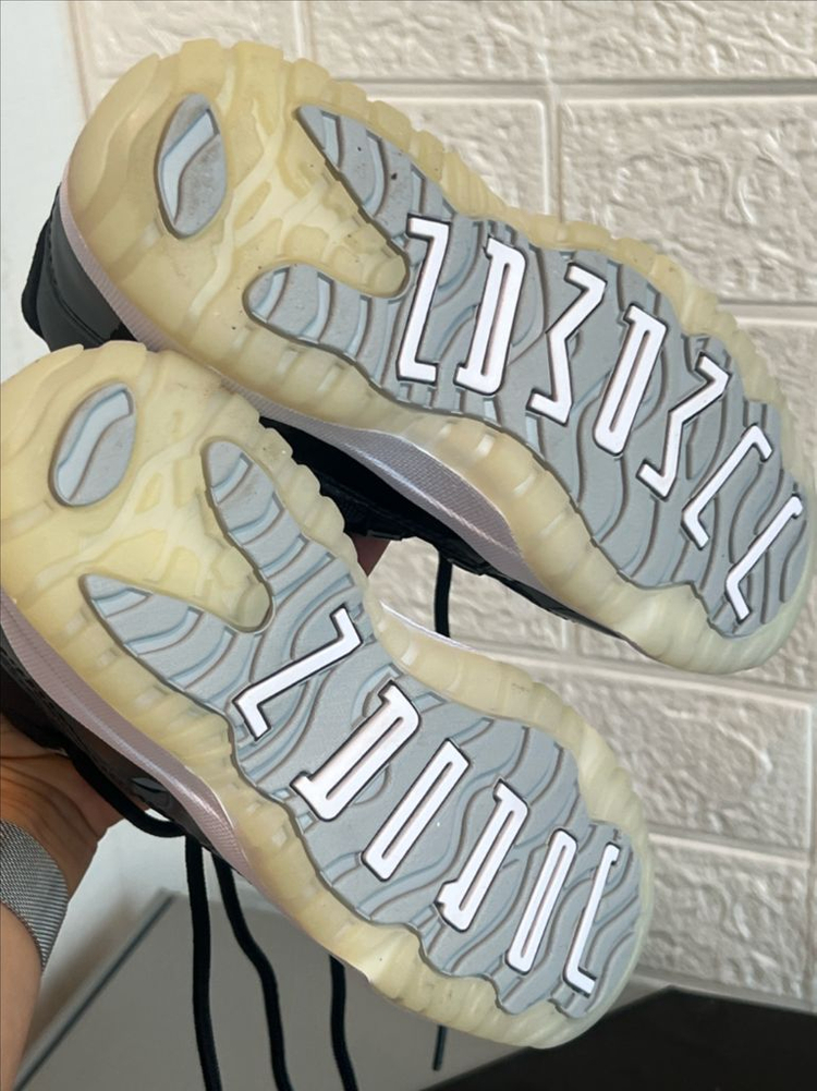 조던11 주빌리 275,245,180(TD) 팝니다 이미지