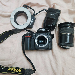 고장난???니콘 D80 카메라