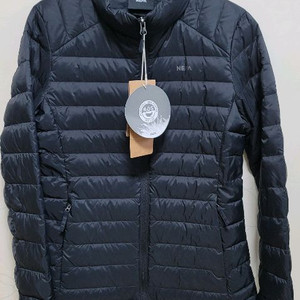 네파 여성 경량패딩 사이즈90 블랙 미착용 새제품