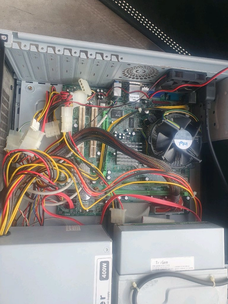 윈도우 XP 구형 컴퓨터 Pentium 4 3.0GHz 이미지