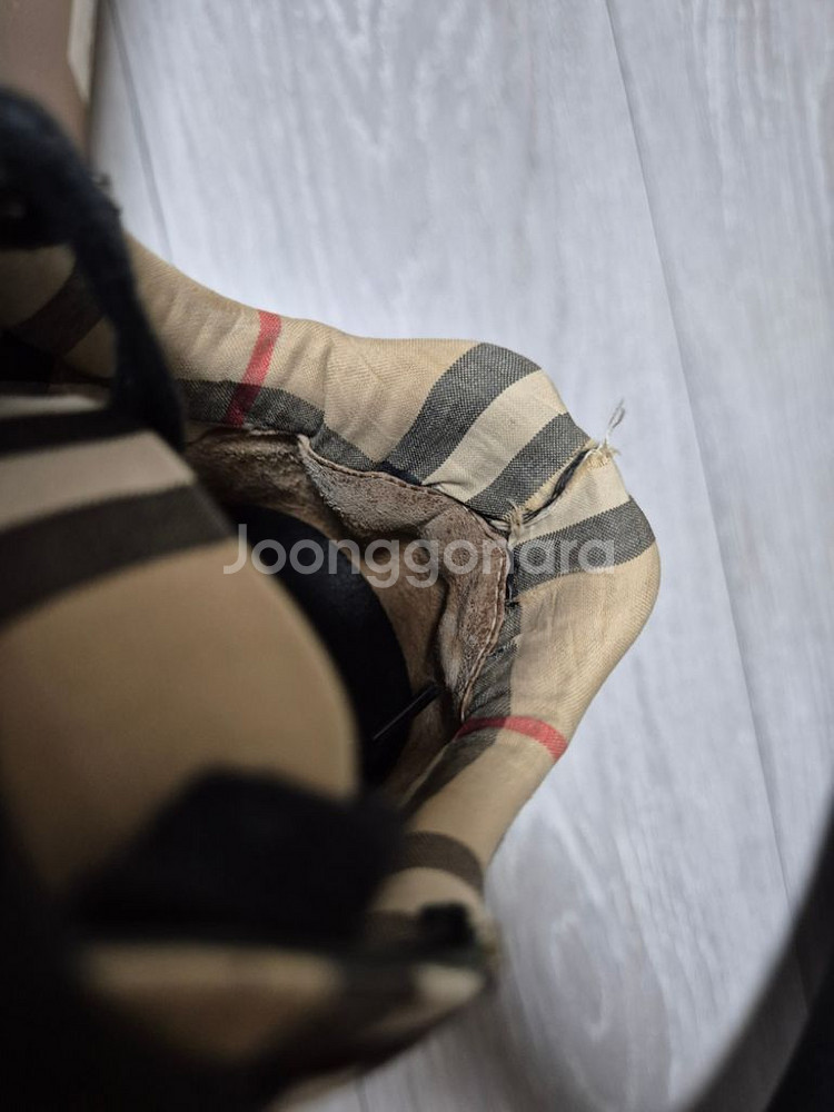 정품 백화점판 버버리 스니커즈 37 235-240--9