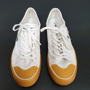 라코스테 흰색 그립샷 스니커즈 230사이즈