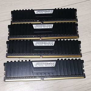커세어 DDR4 4G 4장(16G)