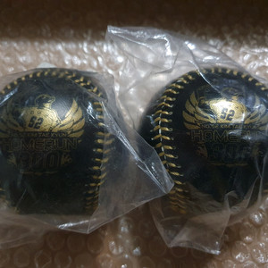 KBO 레전드 김태균 300홈런 기념구