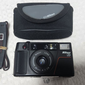 니콘L35AD2, AA2개 기능노출정상, 케이스.