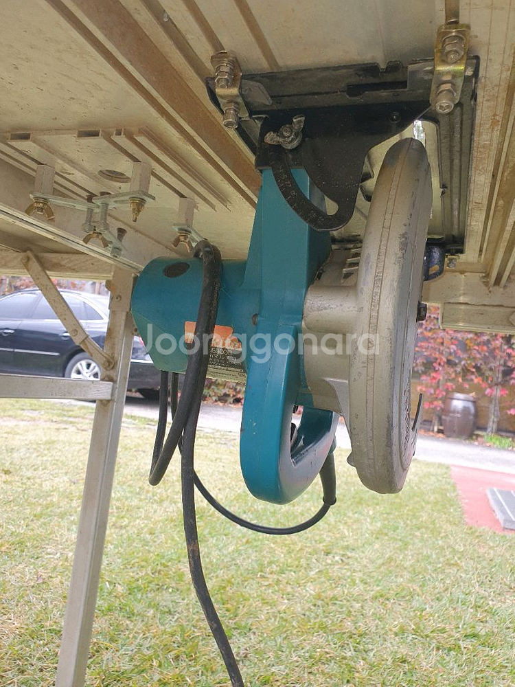 슈나이더 목공테이블 + 마끼다 원형톱 9인치--2