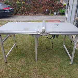 슈나이더 목공테이블 + 마끼다 원형톱 9인치