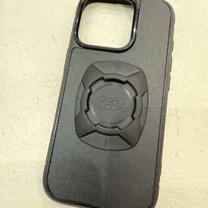 쿼드락 아이폰16프로 케이스