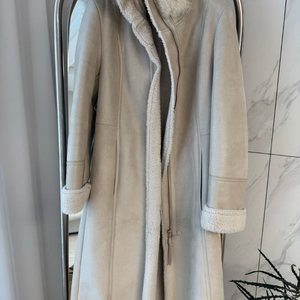 시슬리 폭스 무스탕 코트