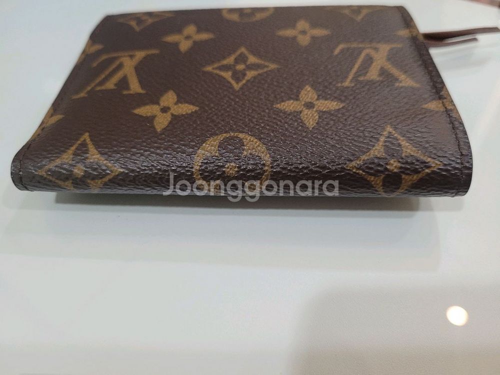 루이비통 빅토린월릿 정품--2