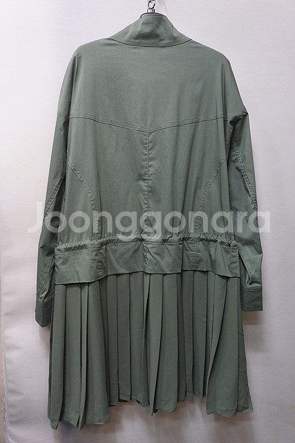 쥬시쥬디 플리츠배색 하이넥 원피스 85--5