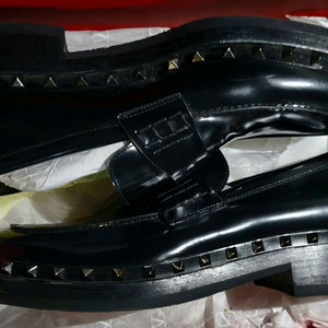 발렌티노 락스터드 로퍼 (44/실측 270~275)