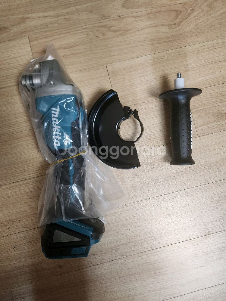 마끼다 무선그라인더 와 공구가방--2