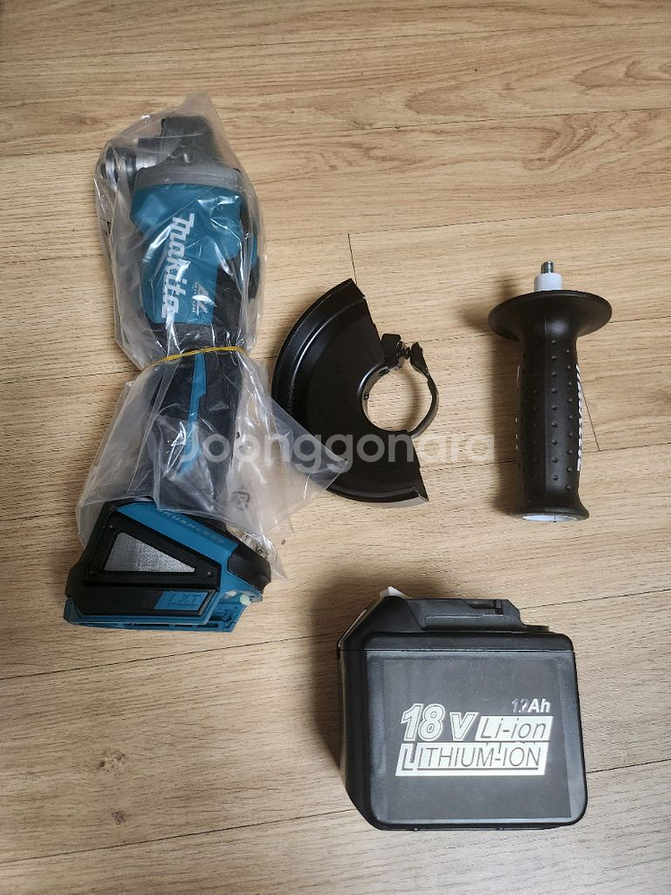 마끼다 무선그라인더 와 공구가방--1