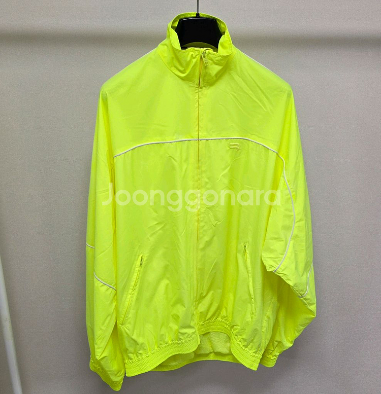 발렌시아가 뉴로고 바람막이 트랙 자켓 46사이즈 105--0