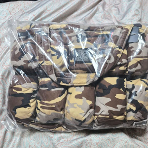 슈프림 x 마리떼 프랑소와 저버 포카츄 퍼퍼 토트백 카 이미지