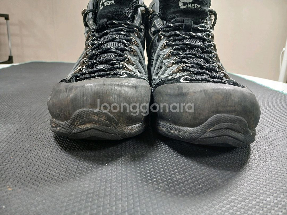 네파 CRACK 등산화 남여공용 블랙 255--3