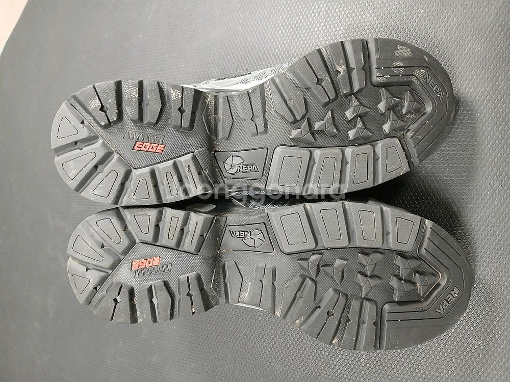 네파 CRACK 등산화 남여공용 블랙 255--7