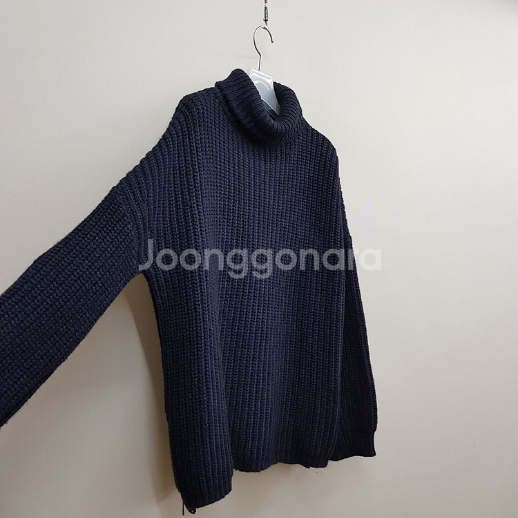 쟈딕앤볼테르 알파카 혼방 루즈핏 터틀넥 니트 M사이즈--2