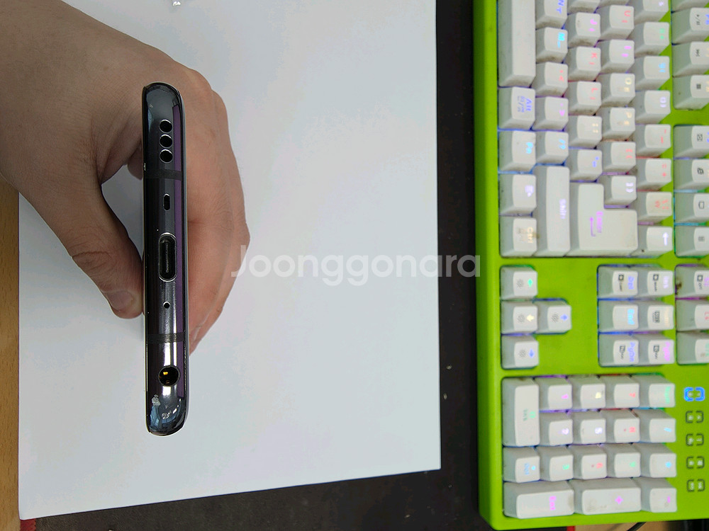 lg v50 액정깨끗 판매합니다.--6