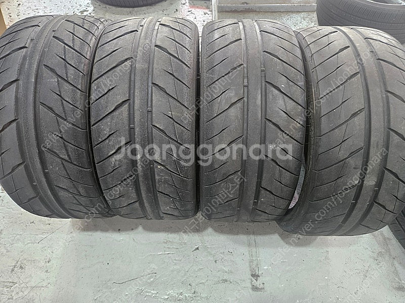 한국 RS4(245 35 19) 중고타이어한대분--0