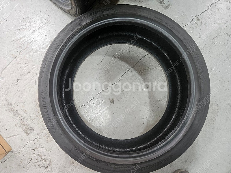 한국 RS4(245 35 19) 중고타이어한대분--8